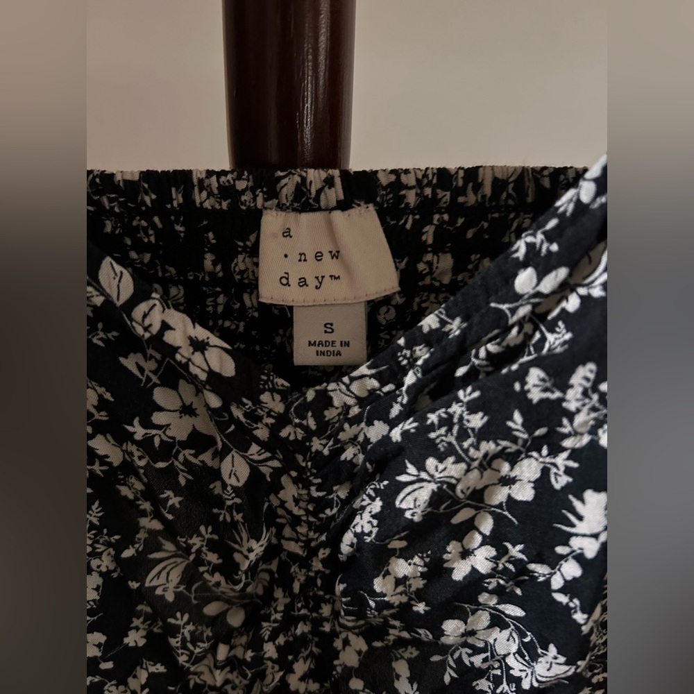 a new day Black and White Floral Flutter-Sleeve Maxi Dress with Back Cut Out - Picture 6 of 6